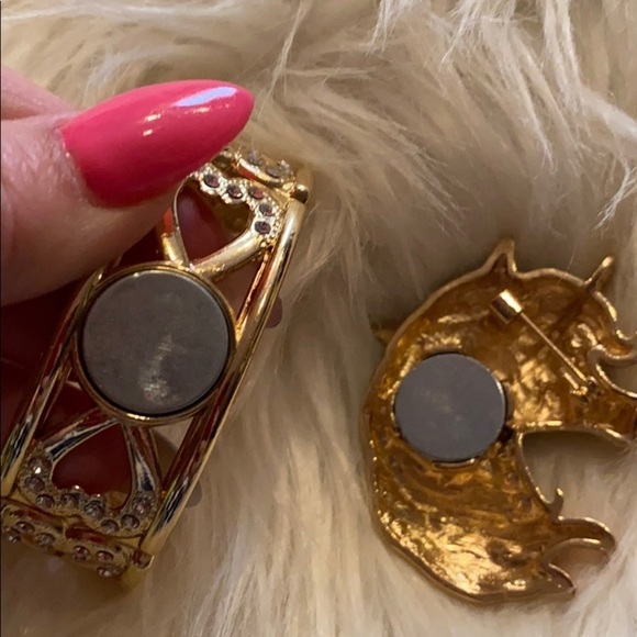 New without tags cuff bracelet/brooch - Picture 5 of 6